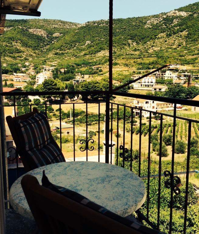 Hill House Marija Apartment Komiza Exterior photo