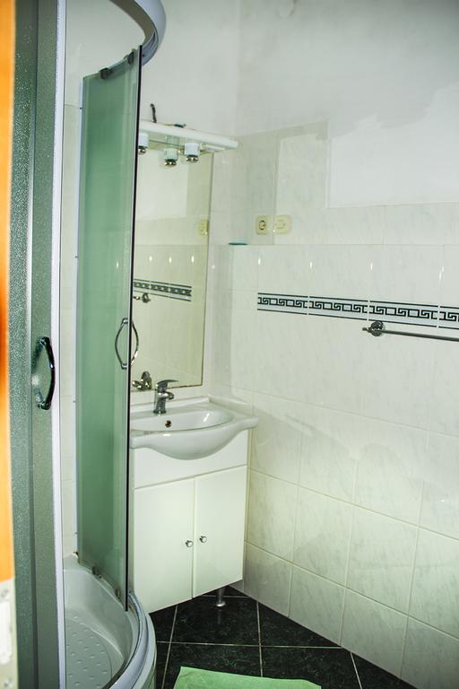 Hill House Marija Apartment Komiza Exterior photo